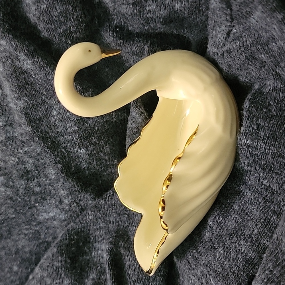 Lenox swan